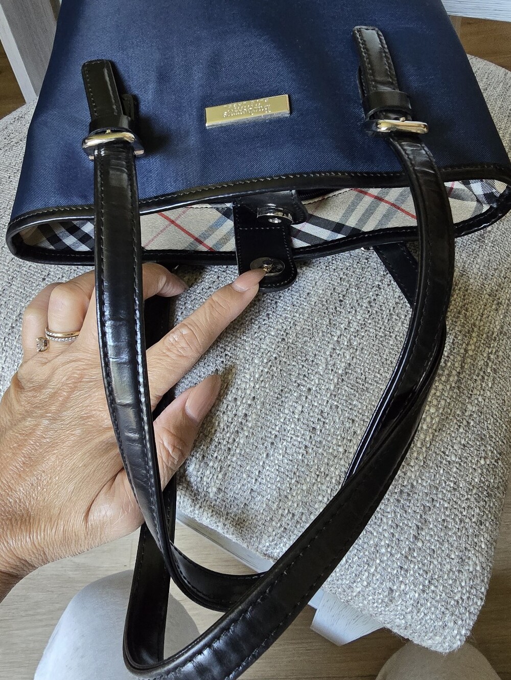 Authentic Burberry Navy Bucket Bag with Black Trim - Picture 7 of 12